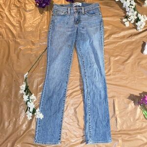 Signature by Levi Strauss mid rise Jeans size 4